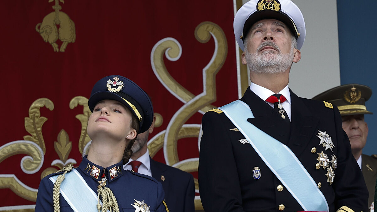 Las claves del uniforme de gala del Ejército del Aire que Leonor de Borbón ha portado en la Fiesta Nacional