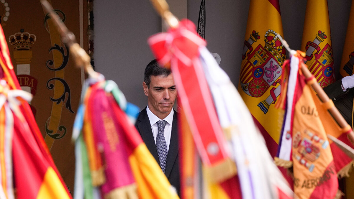 Tezanos ya ni disimula: el PSOE al borde de doblar al PP en un grotesco barómetro del CIS