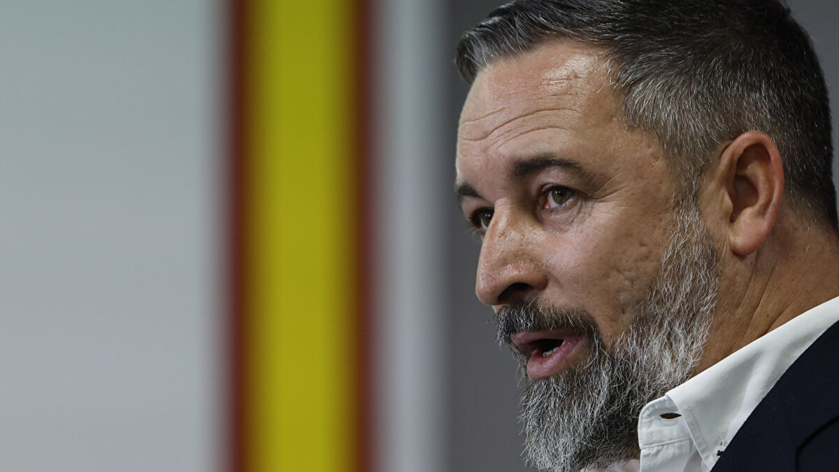 Vox contempla con incredulidad el giro dialéctico del PP con la inmigración
