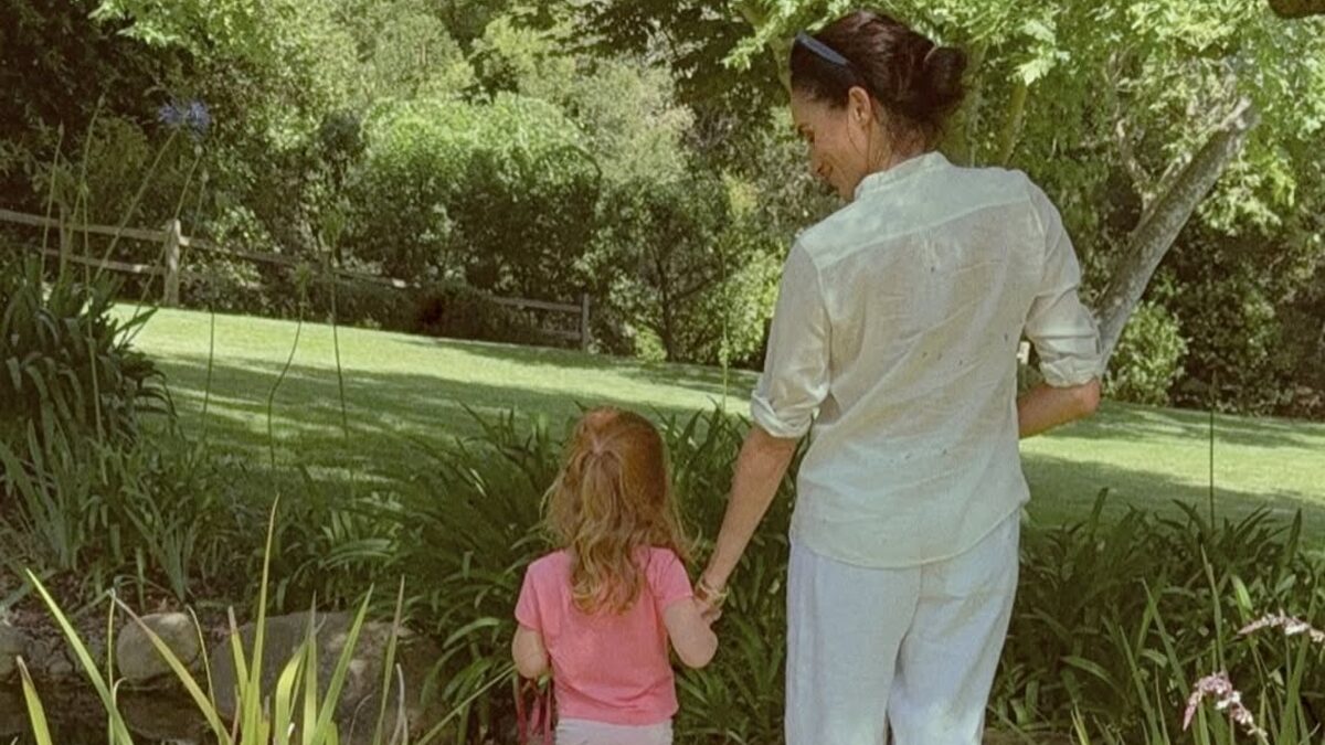 Meghan Markle comparte fotos inéditas por el Día Internacional de la Niña: "Este mundo es vuestro"