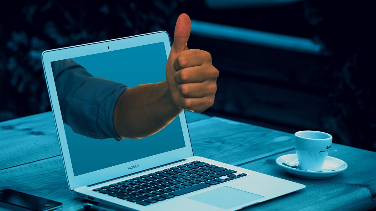 ¿Cuánto tardaré en recibir el ordenador y la web de la ayuda digital?