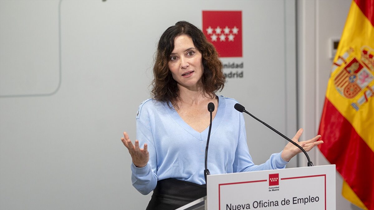 Ayuso se revuelve contra Sánchez y sus lecciones en "tono machito": "Soy una mujer libre que ha sufrido dos abortos"