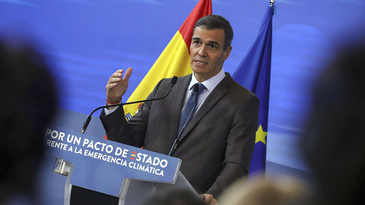Los impagos de Sánchez a las renovables dejan a España peor que Libia o Kirguistán
