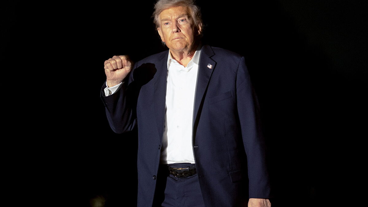 Trump amenaza con represalias comerciales a España, a la que acusa de ser "muy irrespetuosa" con la OTAN