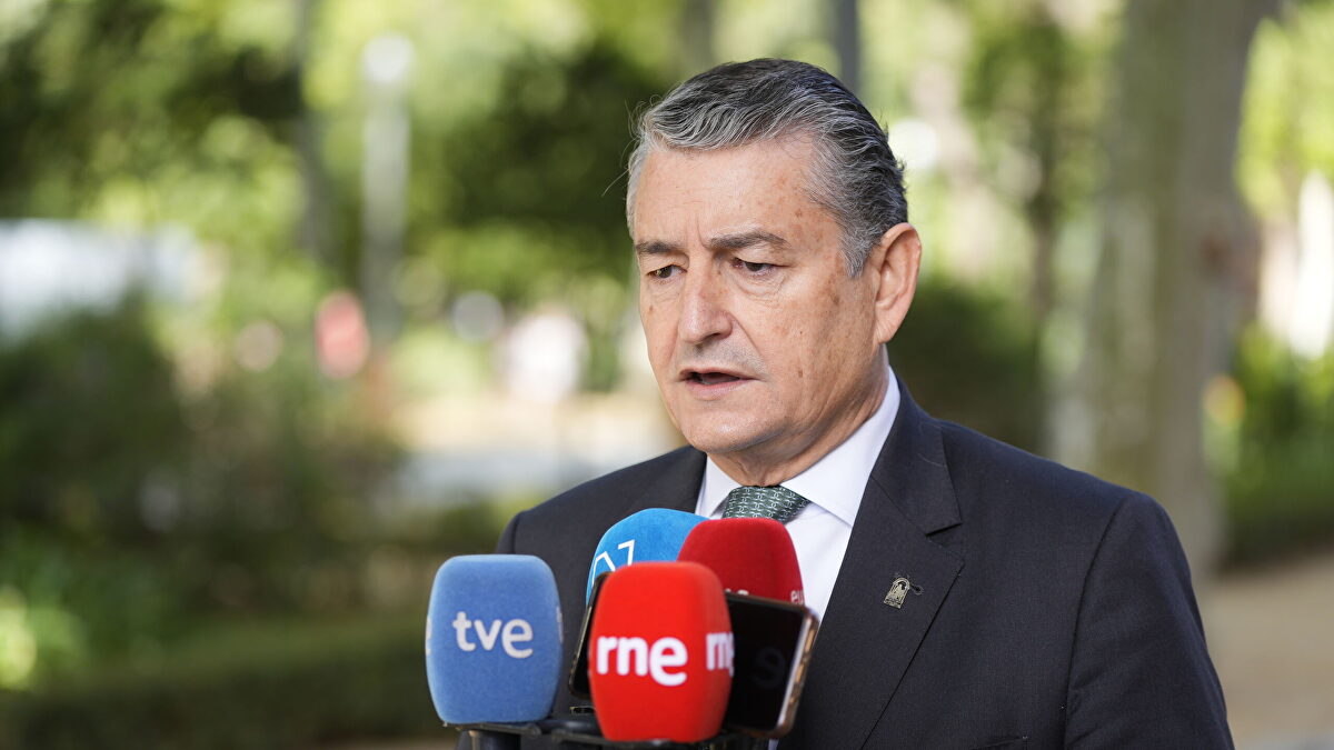 Moreno reorganiza la Junta tras darle las competencias de Sanidad a su Nº 2 Antonio Sanz
