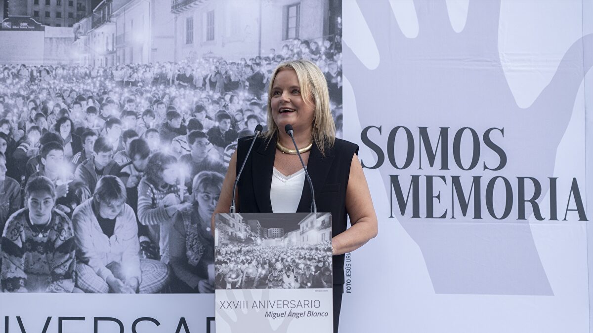 Una asociación lleva la historia de ETA a los colegios de Madrid y acusa a Sánchez: "Por supuesto que no nos ha llamado"