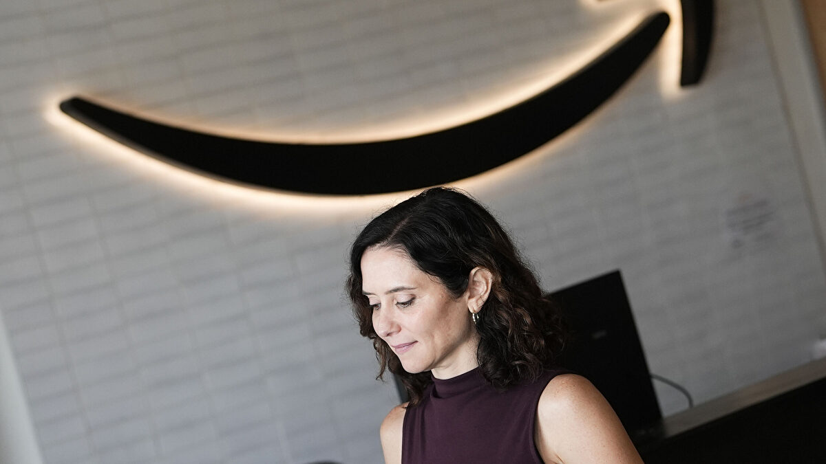 Ayuso firma con Amazon en Texas un acuerdo para llevar la IA a alumnos y profesores de la FP y a empresas Ayuso firma con Amazon en Texas un acuerdo para llevar la IA a alumnos y profesores de la FP y a empresas