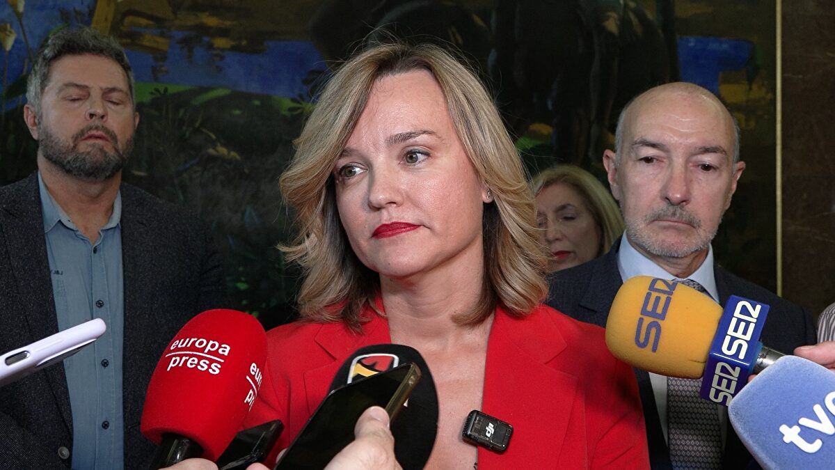 El Gobierno de Ayuso pide a Pilar Alegría que estudiantes de 3º de Matemáticas e Ingeniería puedan dar clase en colegios