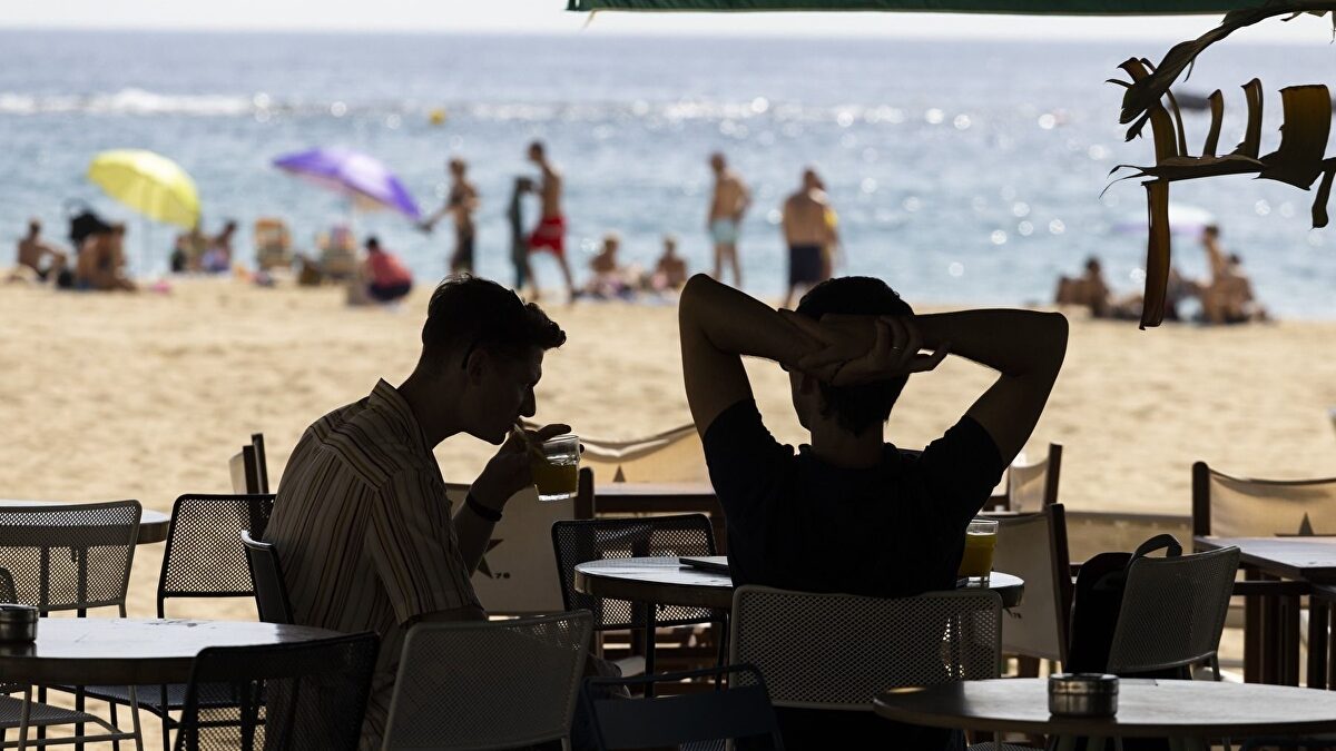 Barcelona exigirá un certificado B2 de catalán para trabajar en los chiringuitos de playa
