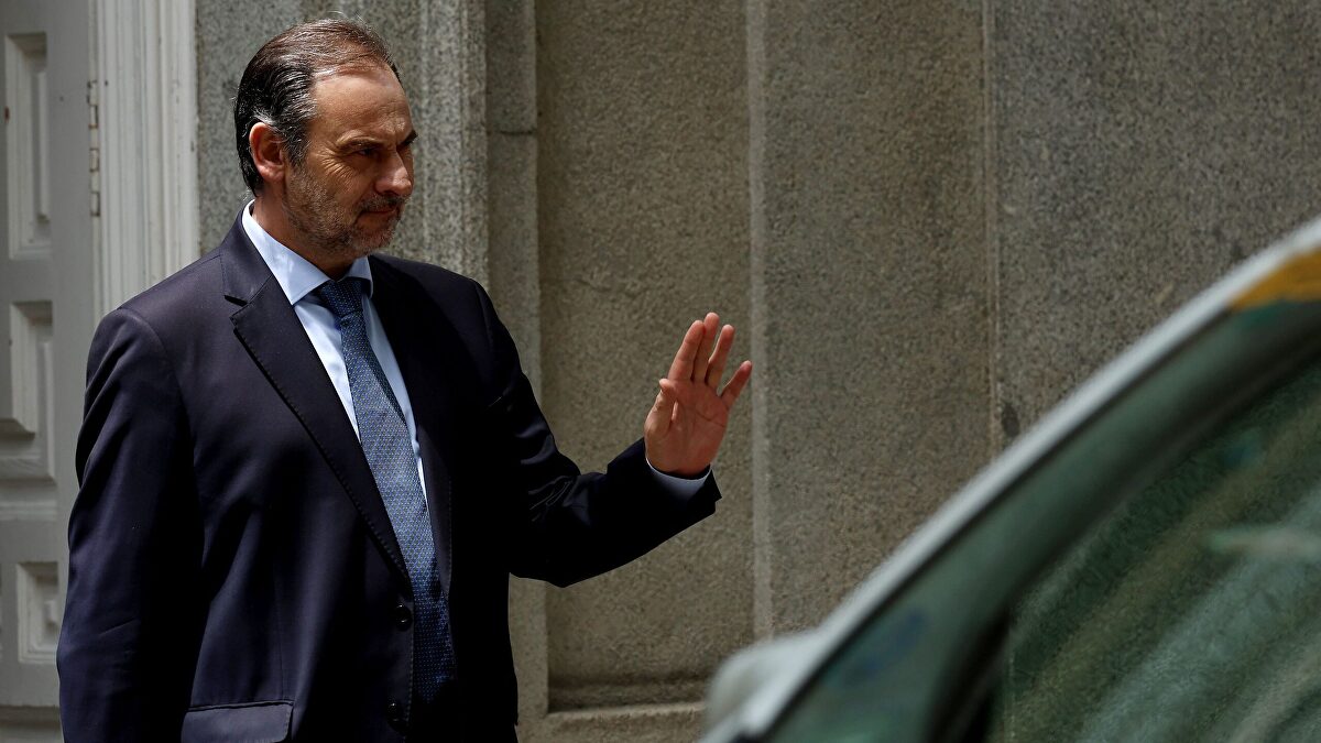 La UCO detecta pagos en una cuenta ligada a Ábalos que tumban la coartada del PSOE