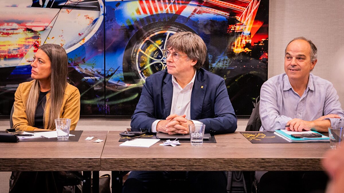Puigdemont consultará en una votación con sus militantes la ruptura con Sánchez