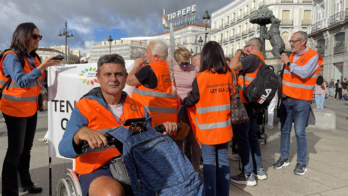 Extremadura exige a Hacienda que no cobre el IRPF a los enfermos de ELA