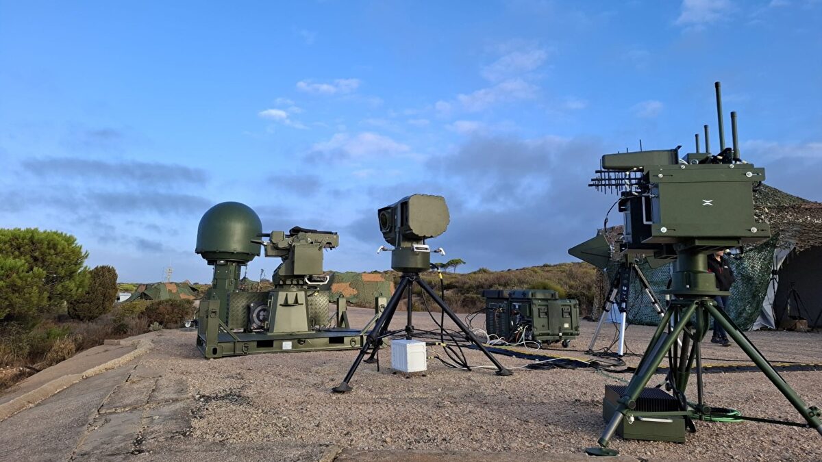 Indra exhibe en los ejercicios Atlas 25 su capacidad para neutralizar ataques con drones