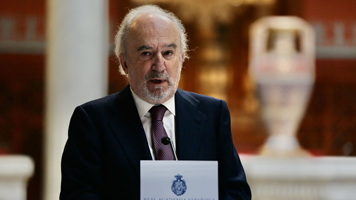 El director de la RAE: "A nadie se le ha ocurrido hasta hoy someter el diccionario al capricho gubernamental"