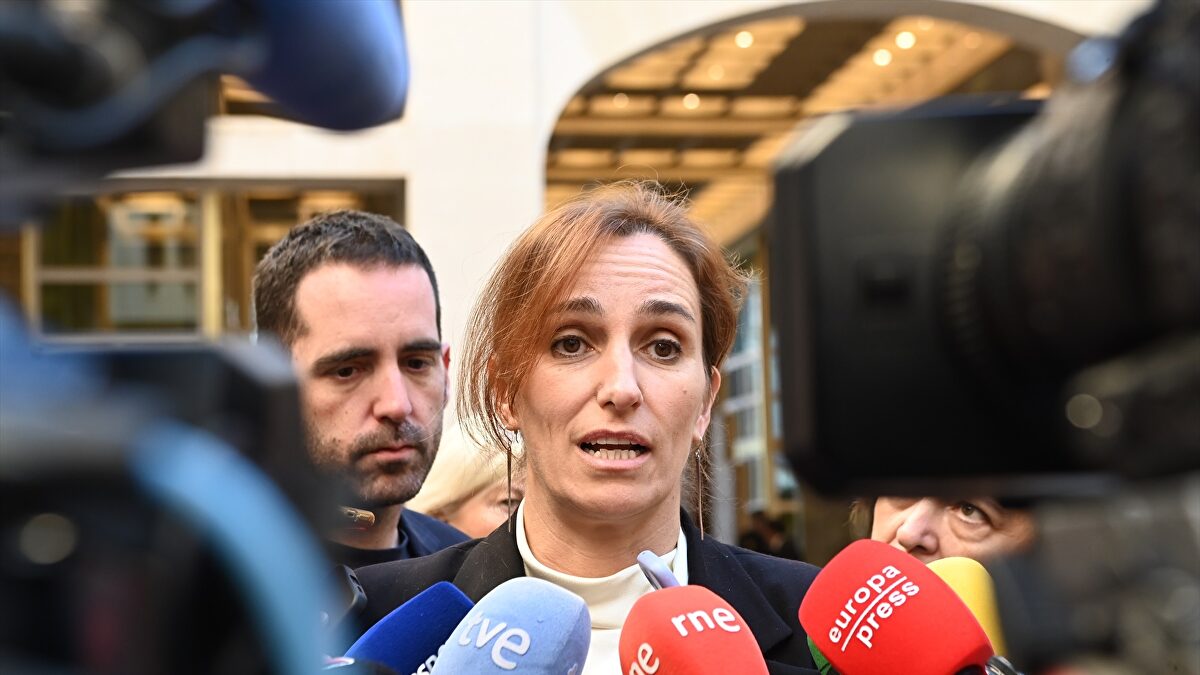 Tensión en el CISNS: País Vasco y las CCAA del PP se levantan de la mesa y plantan a Mónica García