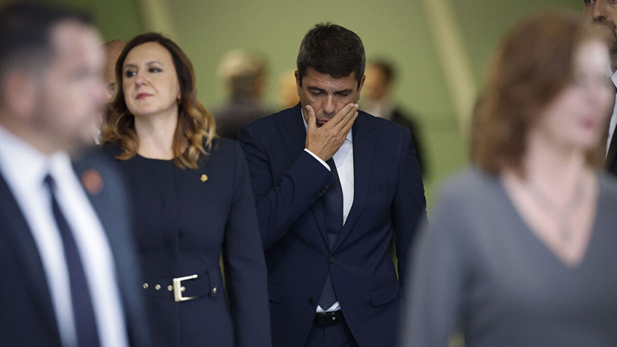 El homenaje a las víctimas de la dana acaba con insultos a Mazón:  Ojalá te hagan un completo como a Barberá