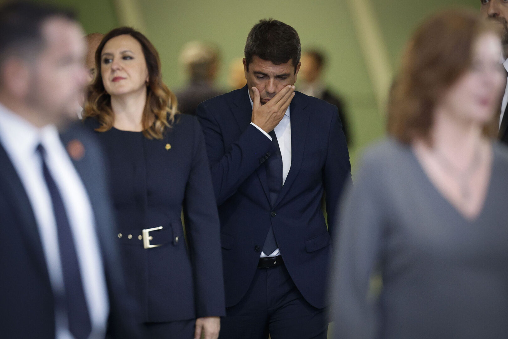 El homenaje a las víctimas de la dana acaba con insultos a Mazón: "Ojalá te  hagan un completo como a Barberá" - Libertad Digital