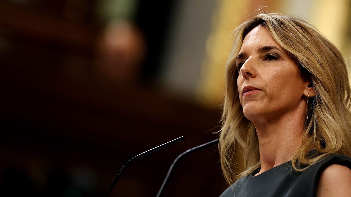 Álvarez de Toledo: "Sánchez es ese hombre inverosímil que no sabe si las saunas financiaron su campaña"