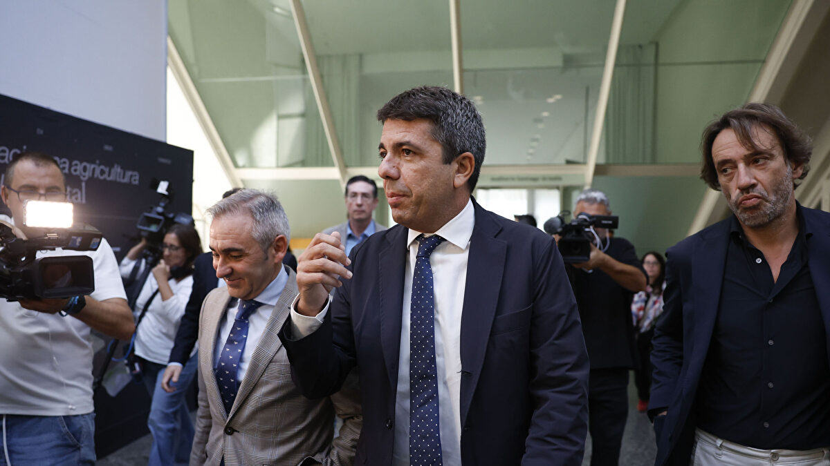 Feijóo reunirá a sus barones con la duda sobre el futuro de Mazón