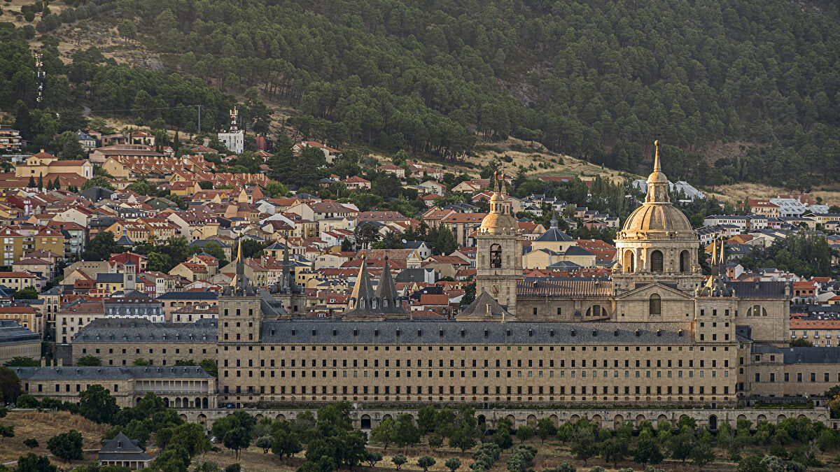 Turismo activo en San Lorenzo de El Escorial: historia viva rodeada de naturaleza