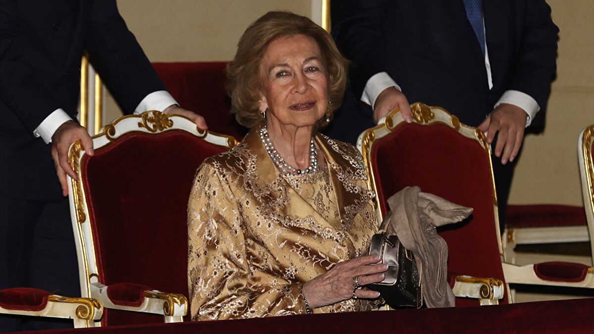 La Reina Sofía aclamada en el Teatro Real de Madrid