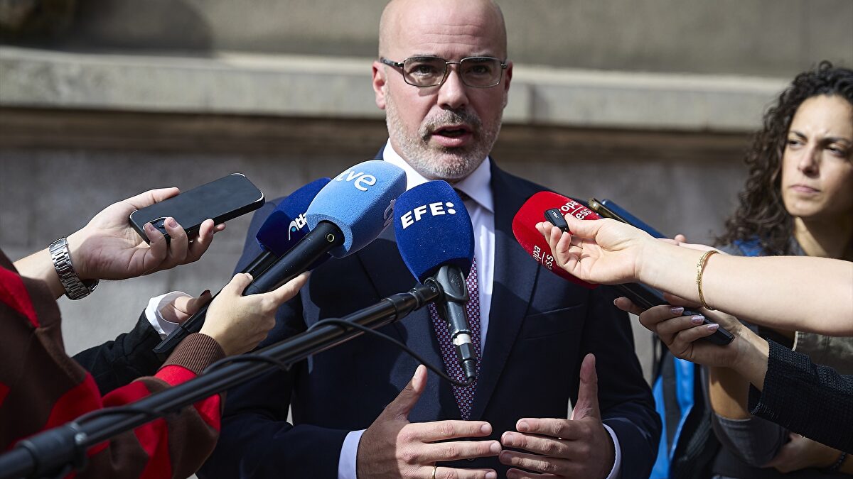 El delegado del Gobierno tilda de provocación el acto de Vito Quiles que la Complutense no autoriza