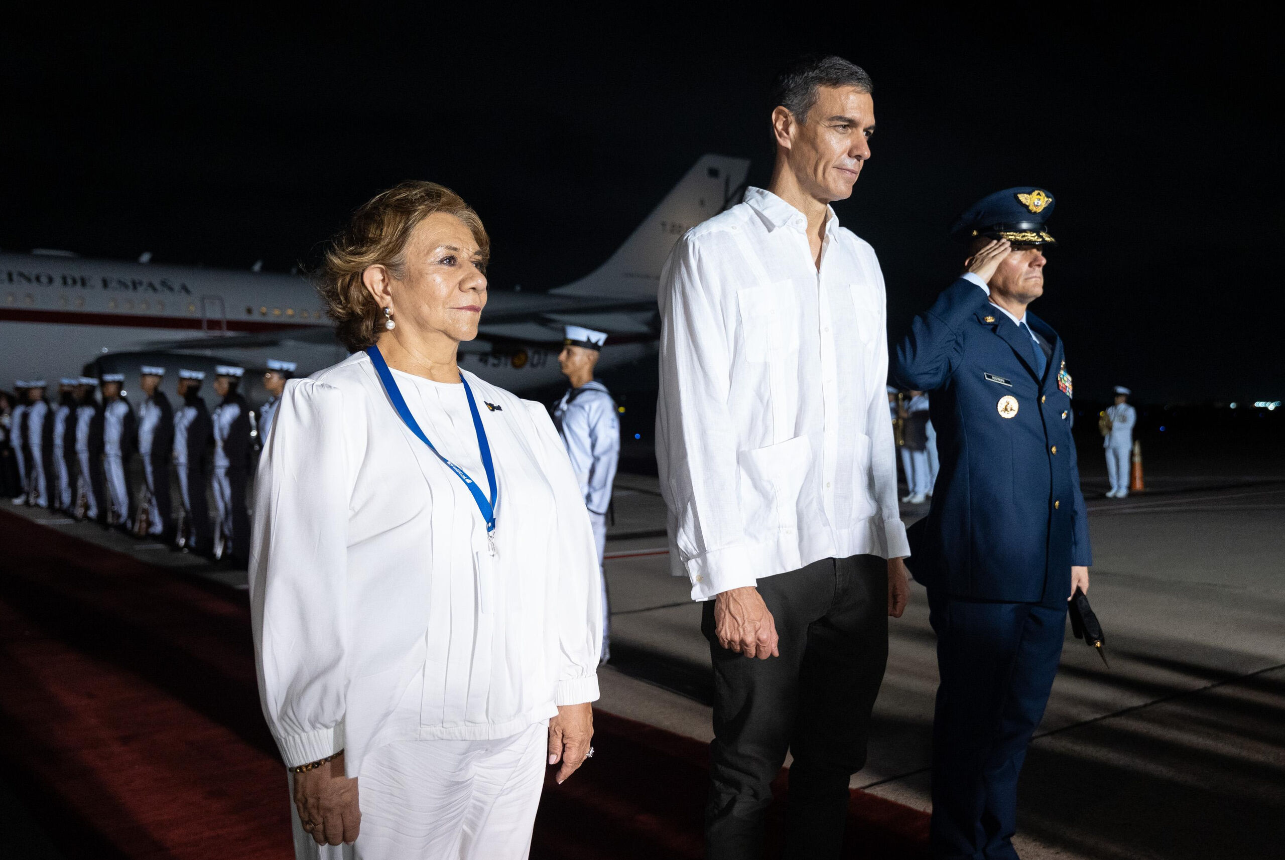 cumbre-celac-pedro-sanchez-guayabera.jpg