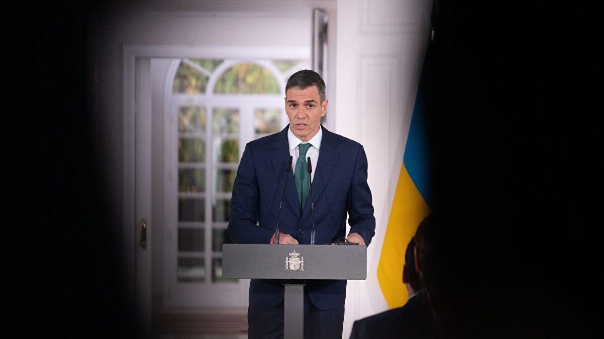 Moncloa, acorralada: la reunión de Hernando y Leire Díez dinamita la estrategia de desvinculación del caso