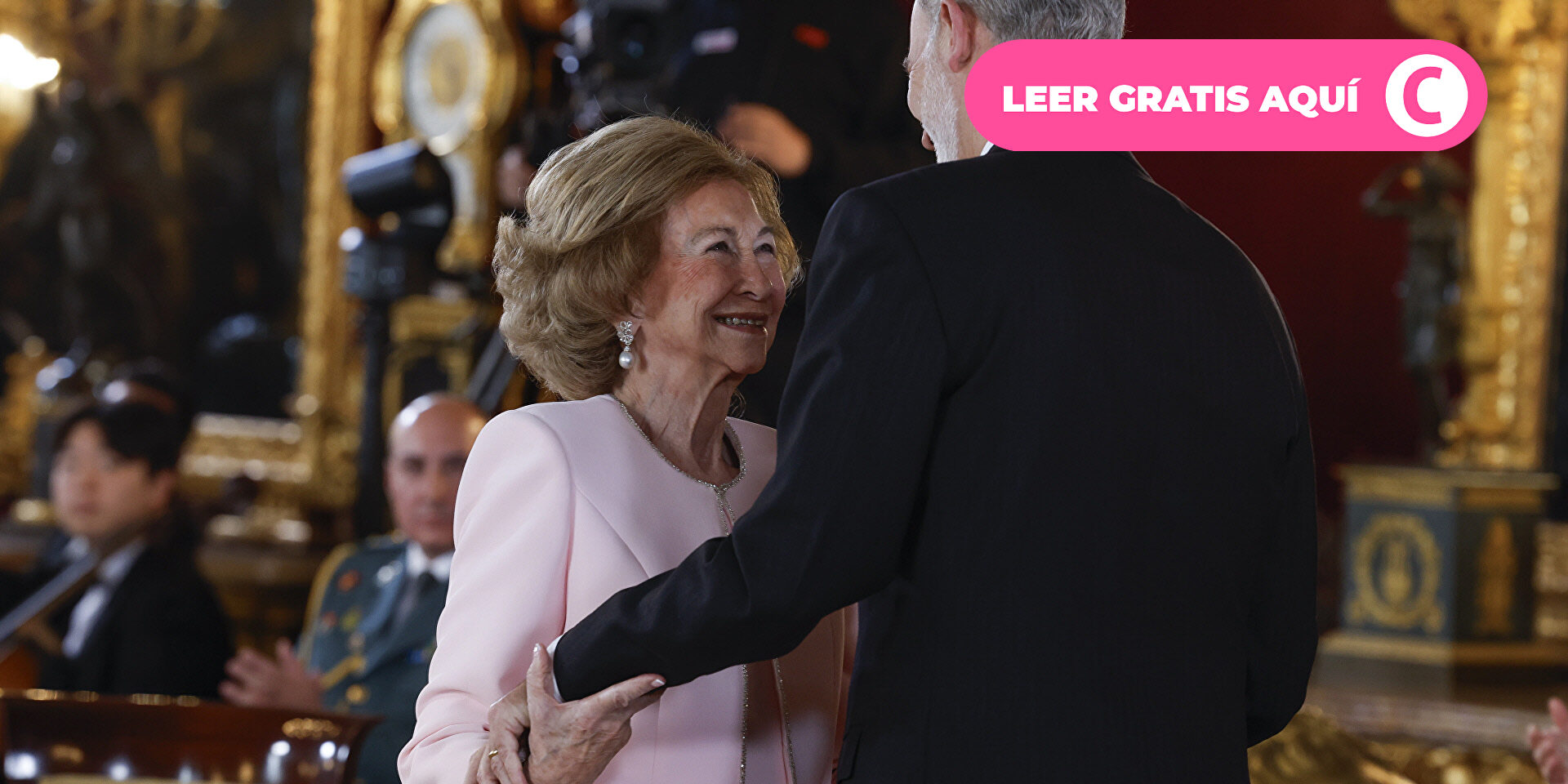 El Rey emociona a Doña Sofía con la concesión del Toisón de Oro: 