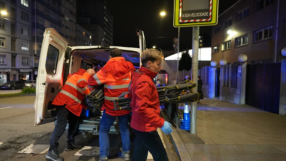 Detenidos un vecino y un electricista por el incendio mortal en una pensión de La Coruña