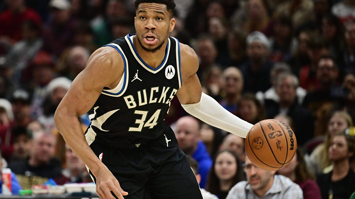 Alarma en la NBA: Giannis Antetokounmpo borra a los Bucks de su redes sociales