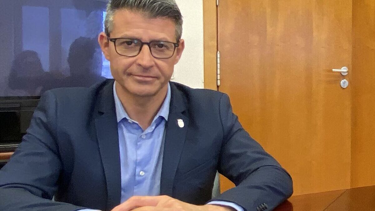 El PSOE expulsa al alcalde de Almusafes, denunciado por acoso sexual