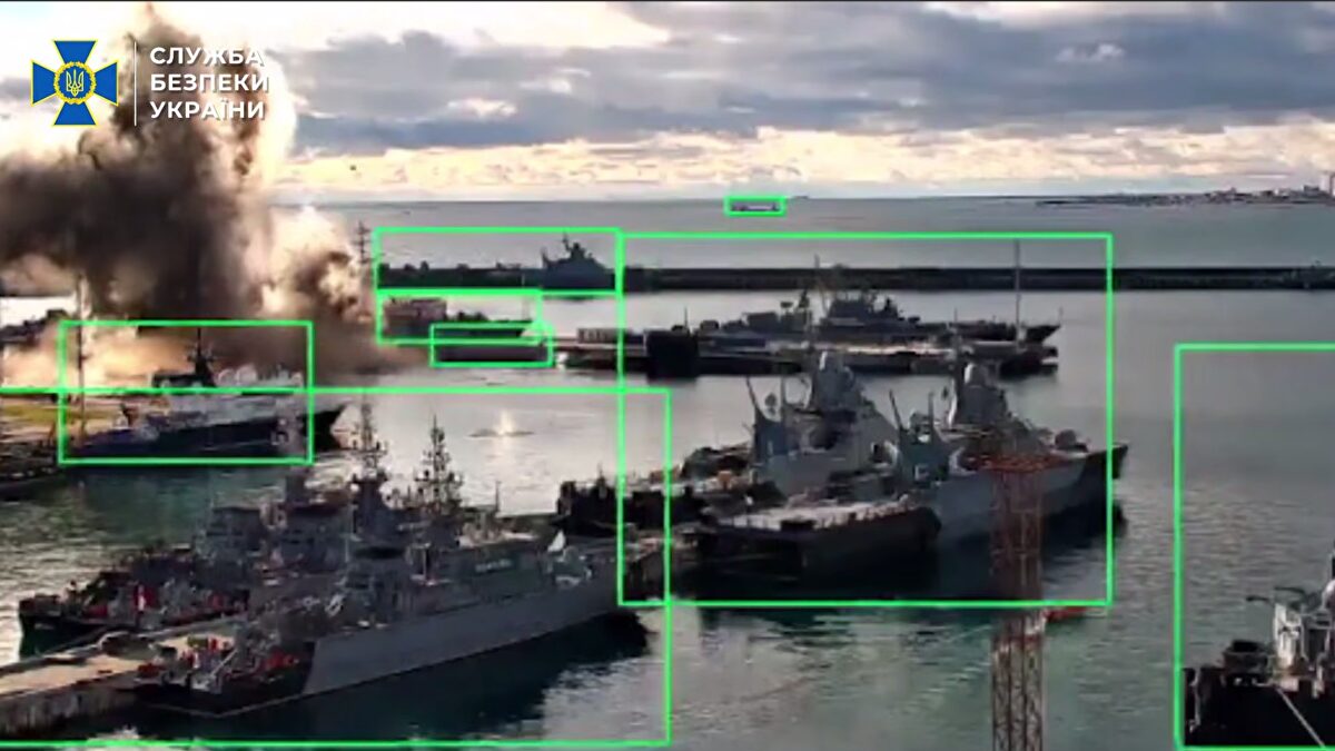 Nuevo golpe de efecto militar de Ucrania: hace estallar un submarino ruso con drones subacuáticos