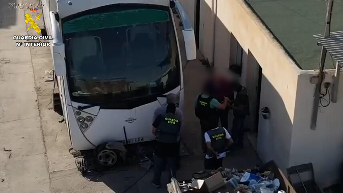 Desmantelan en Almería una red que llevaba droga de Marruecos a Bélgica oculta en autobuses