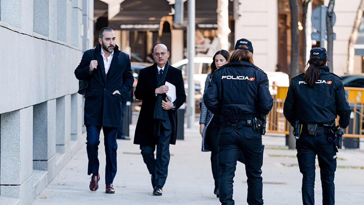 El chalet de La Alcaidesa, el millón de euros y la influencia sobre Ribera y Maroto: así es la trama hidrocarburos