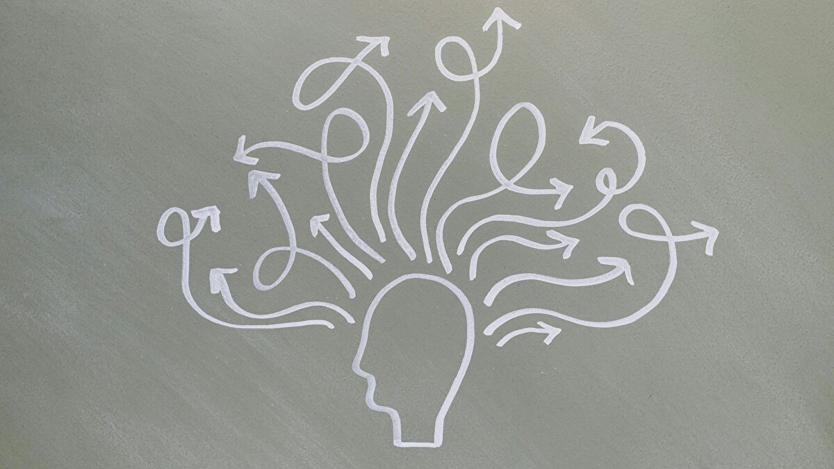 Neblina mental: por qué nos sentimos aturdidos y cómo "resetear" el cerebro sin fármacos