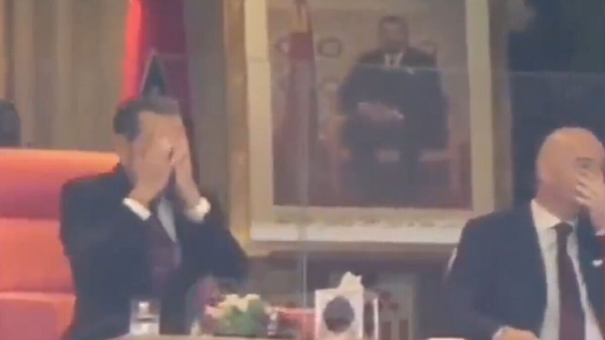 ¿España debe estar preocupada? La cara de susto del presidente de la FIFA con el penalti fallado por Marruecos
