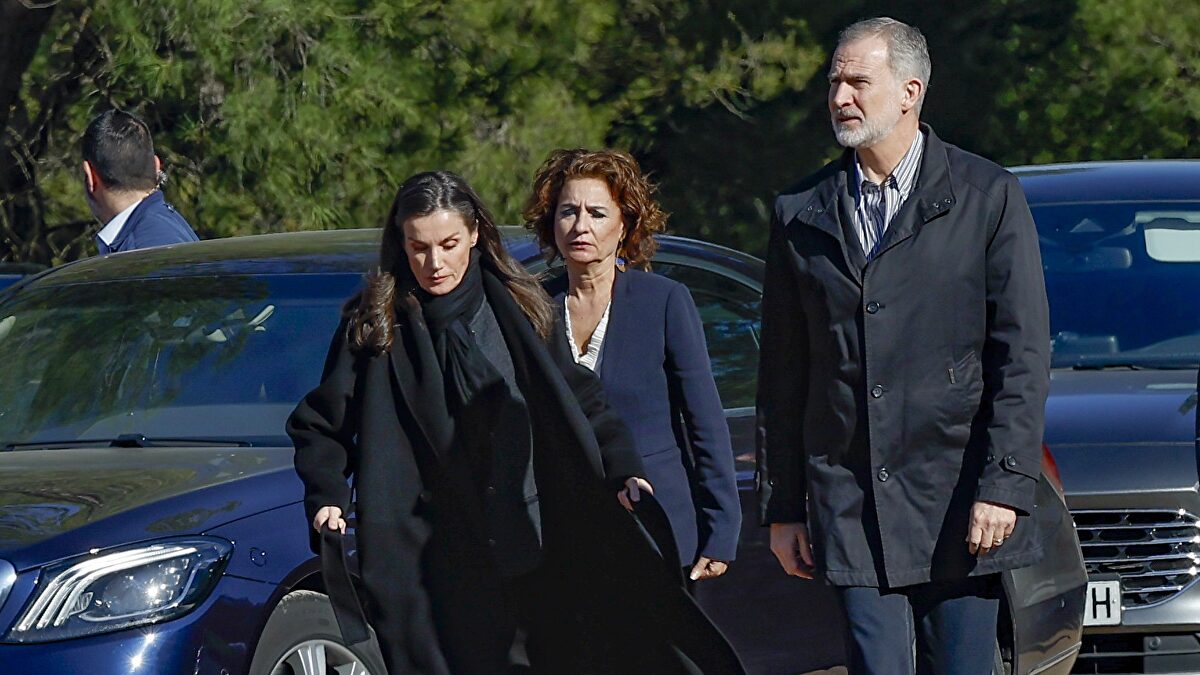 Los Reyes desolados al conocer in situ la zona cero del trágico accidente de Adamuz