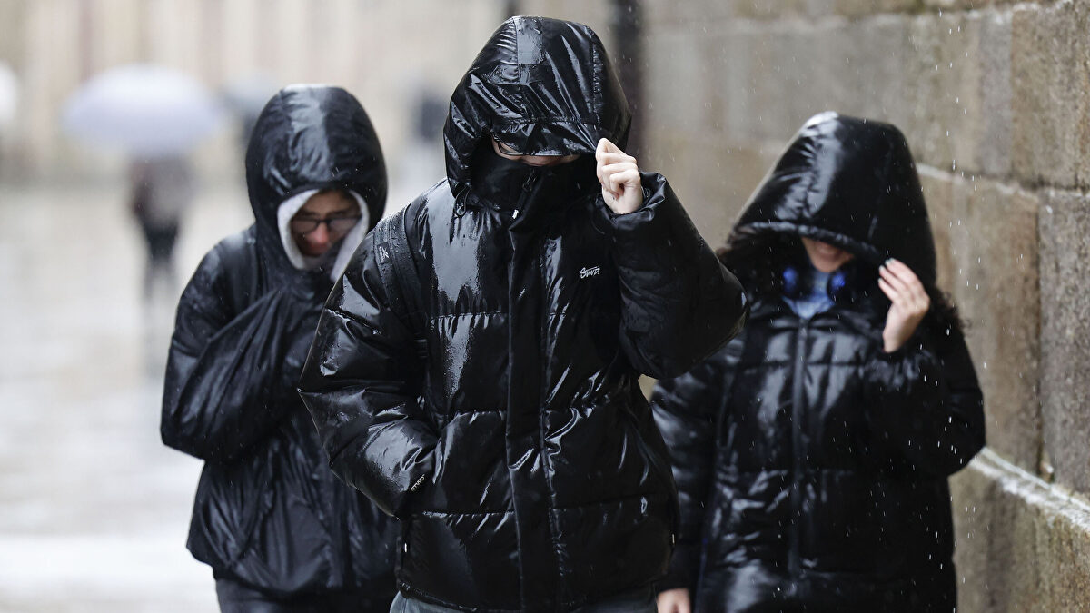 La borrasca Ingrid barre la Península: alerta por nieve, viento y fuerte oleaje