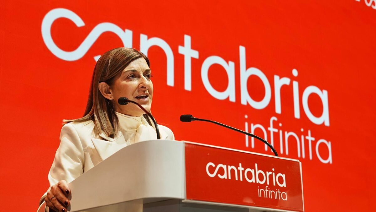 Sáenz de Buruaga reivindica en FITUR el auge de Cantabria y carga contra la turismofobia