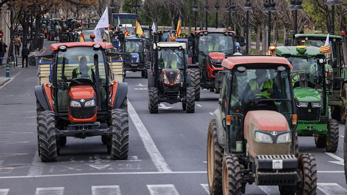 El campo cerca del Gobierno:  súper jueves  de protestas y gran tractorada en Madrid el 11F
