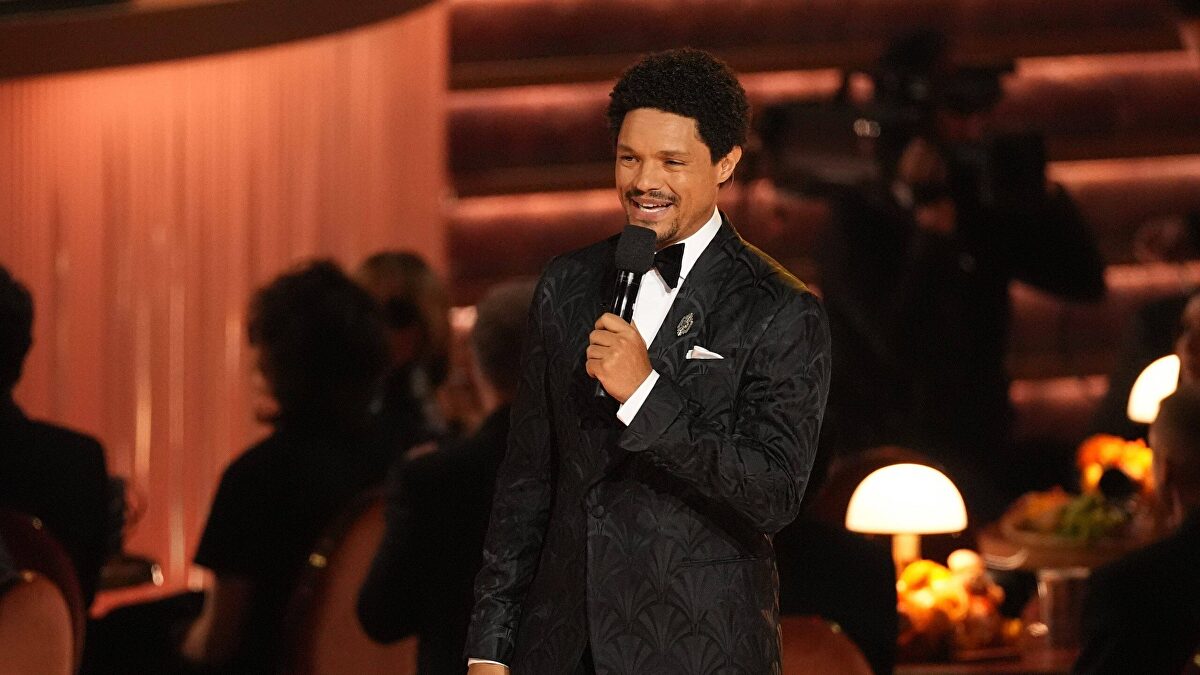 Trump amenaza con demandar a Trevor Noah por vincularle con Epstein en los Grammy