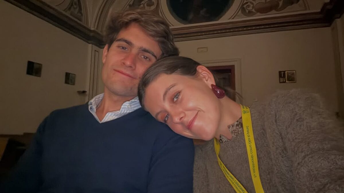 Manuela Ochoa reaparece tras la inesperada muerte de su novio: "La vida no va de vivir mucho, sino significativamente"