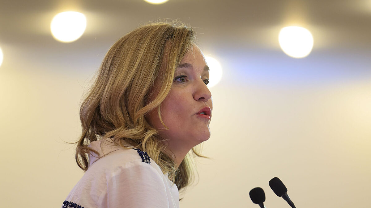 Resultado catastrófico de Pilar Alegría que se queda más cerca de Vox que del PP