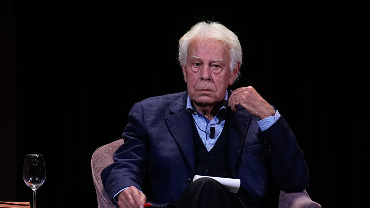 Felipe González estalla contra Sánchez:  Para ser el puto amo necesita putos siervos 