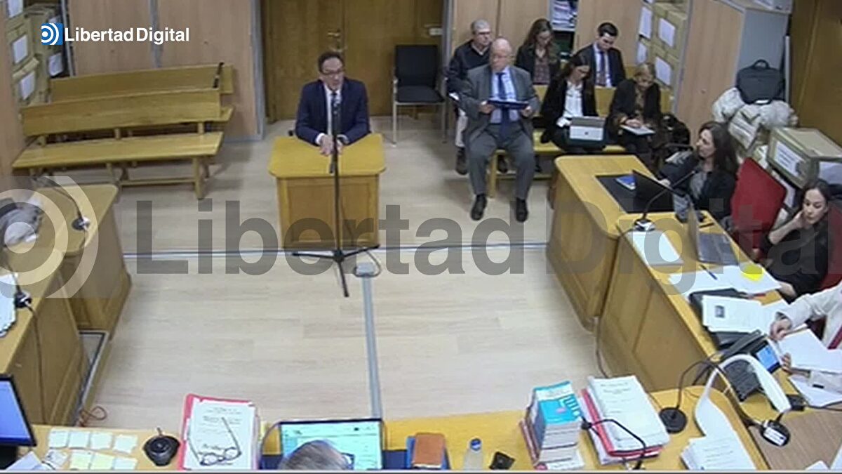 Antonio Hernando sobre su foto con Leire Díez:  Es una foto habitual 