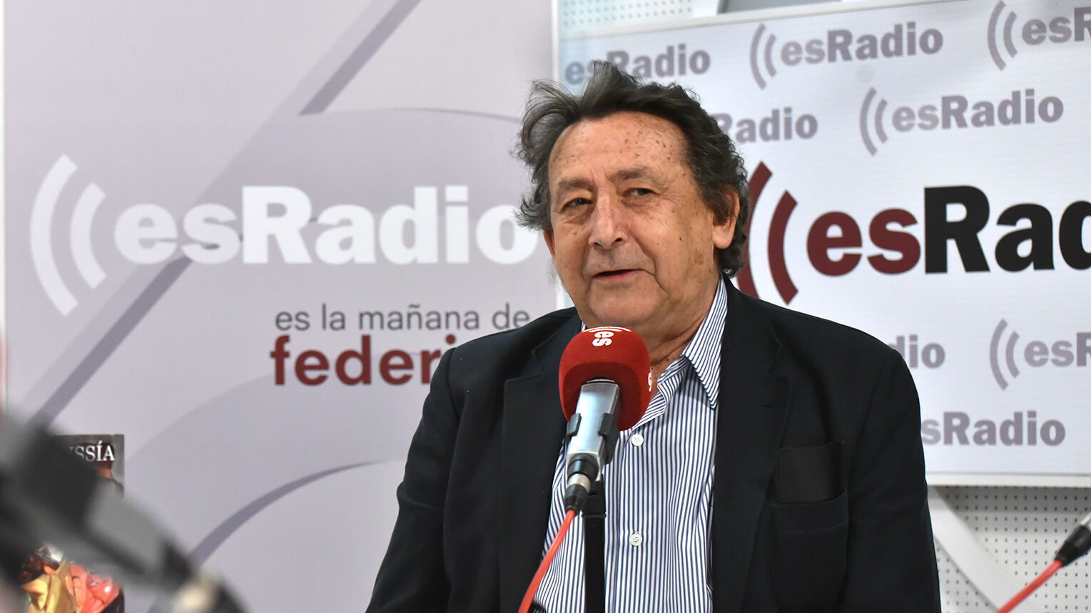 Alfonso J. Ussía gana el VI premio de No Ficción Libros del Asteroide con 'In Extremis'