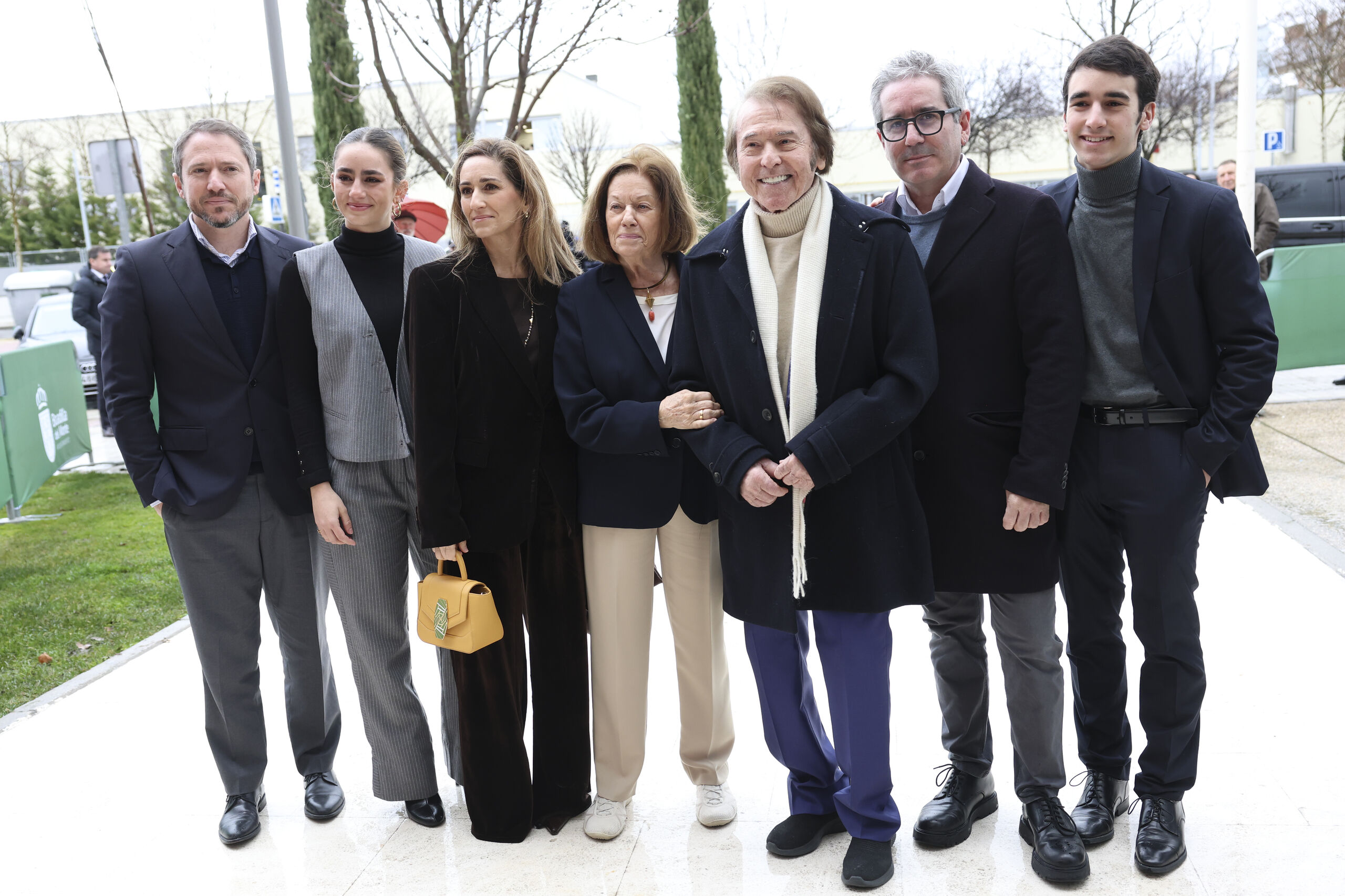 Raphael, emocionado y rodeado de su familia en su gran homenaje en Boadilla