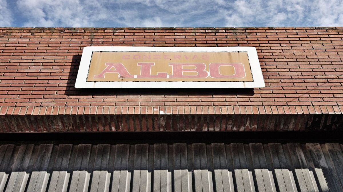 La histórica conservera Albo cierra su planta en Asturias y se lleva la producción a Galicia