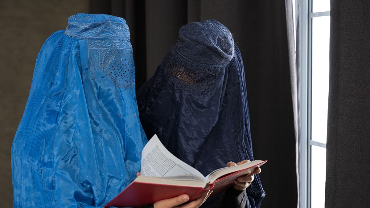 El integrismo islámico cerca a la mujer en España ante la complicidad de la izquierda reaccionaria